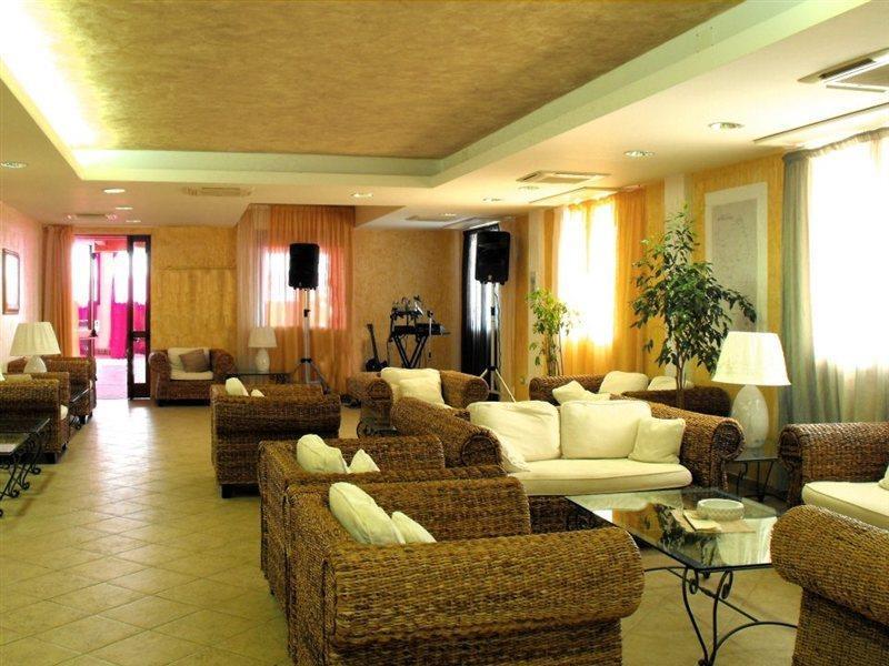 Borgo Saraceno Hotel-Residence 산타테레사의갈루라 외부 사진
