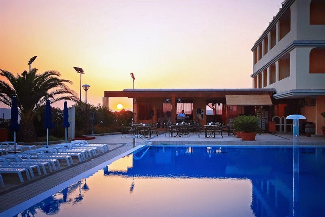 Borgo Saraceno Hotel-Residence 산타테레사의갈루라 외부 사진