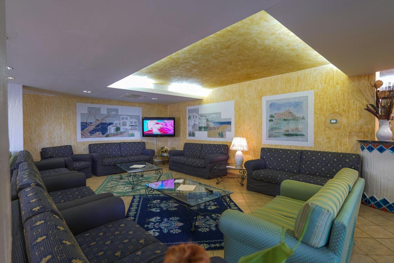 Borgo Saraceno Hotel-Residence 산타테레사의갈루라 외부 사진