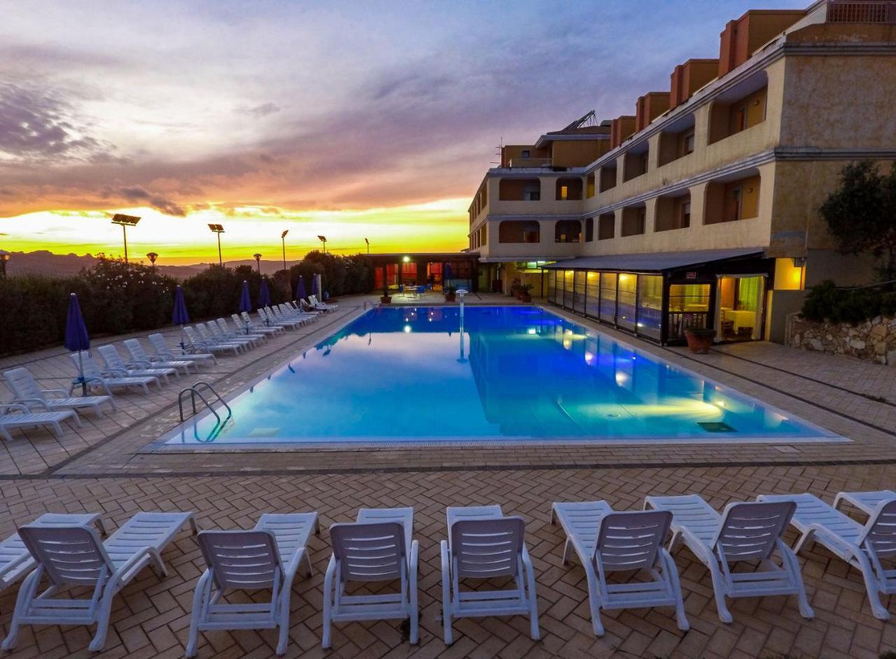 Borgo Saraceno Hotel-Residence 산타테레사의갈루라 외부 사진