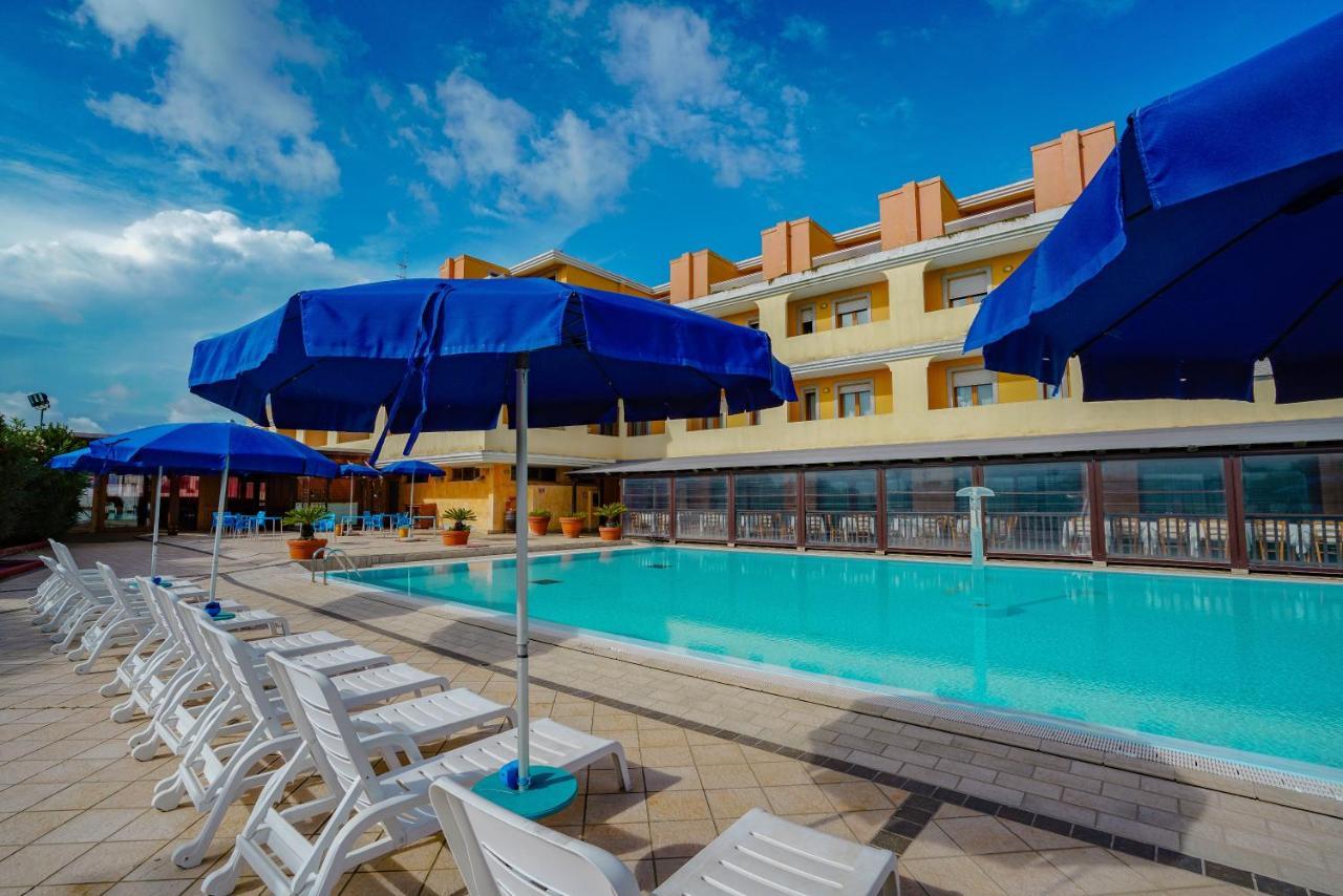 Borgo Saraceno Hotel-Residence 산타테레사의갈루라 외부 사진