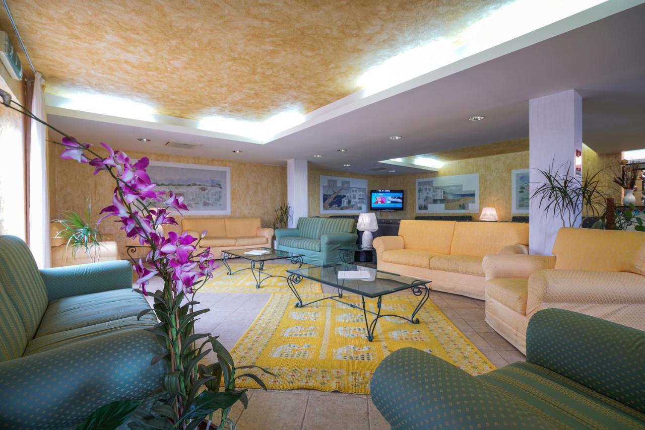 Borgo Saraceno Hotel-Residence 산타테레사의갈루라 외부 사진