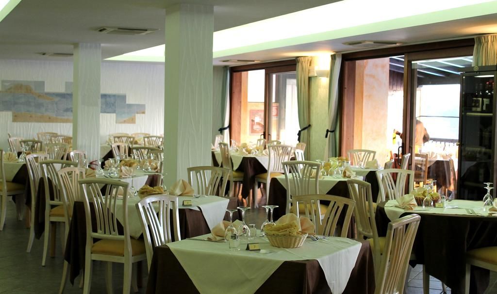 Borgo Saraceno Hotel-Residence 산타테레사의갈루라 외부 사진